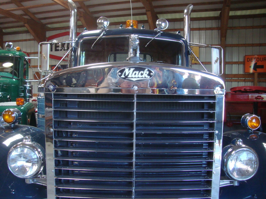 Mack - Classic Mack Truck Collection